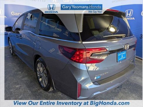 Certified 2025 Honda Odyssey Touring image 9
