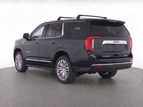 Used 2023 GMC Yukon SLT AWD/4WD image 5
