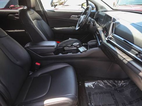 Certified 2023 Kia Sportage EX AWD/4WD image 18