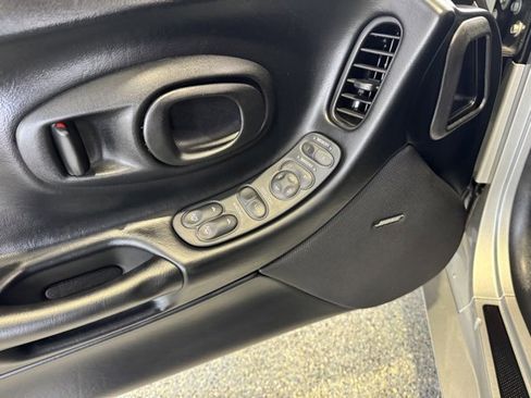 Used 2002 Chevrolet Corvette Coupe w/ Preferred Equipment Group2 image 6