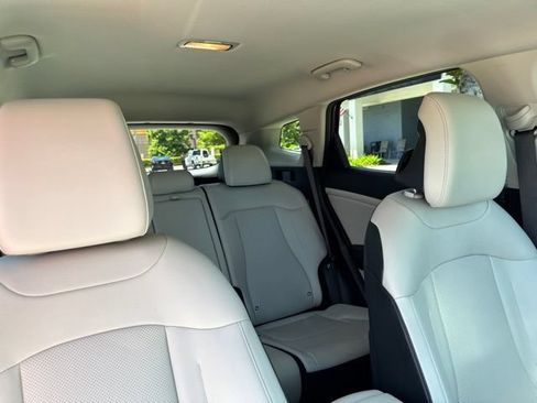 Used 2024 Kia Sportage EX FWD image 9
