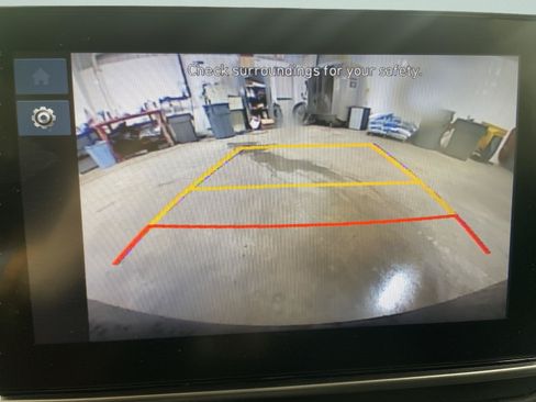 Used 2025 Hyundai Venue SEL FWD image 22