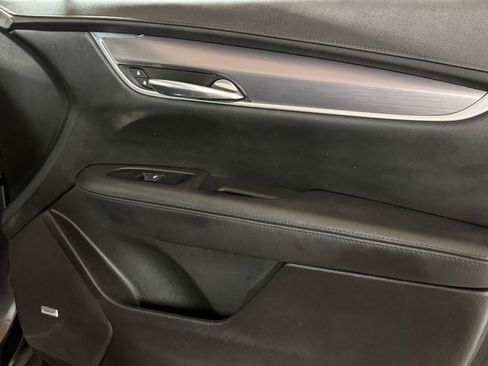 Used 2018 Cadillac XT5 Luxury w/ Driver Awareness Package FWD image 43