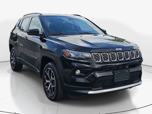 Used 2025 Jeep Compass Limited AWD/4WD image 3