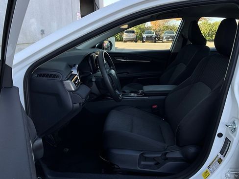 Used 2025 Toyota Camry LE image 9