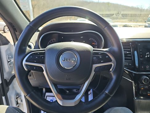 Certified 2022 Jeep Grand Cherokee Limited image 16