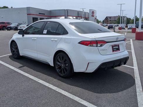 Used 2026 Toyota Corolla SE w/ SE Package FWD image 9