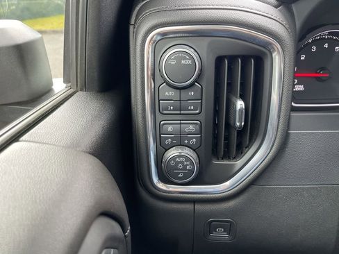 Used 2022 Chevrolet Silverado 2500 LT w/ Z71 Chrome Sport Edition AWD/4WD image 17