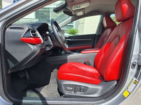 Used 2024 Toyota Camry XSE FWD image 11
