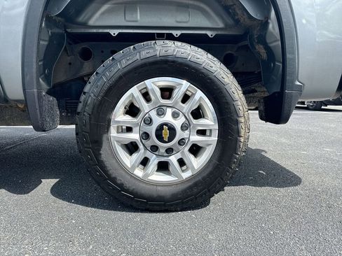 Used 2024 Chevrolet Silverado 2500 LT AWD/4WD image 27