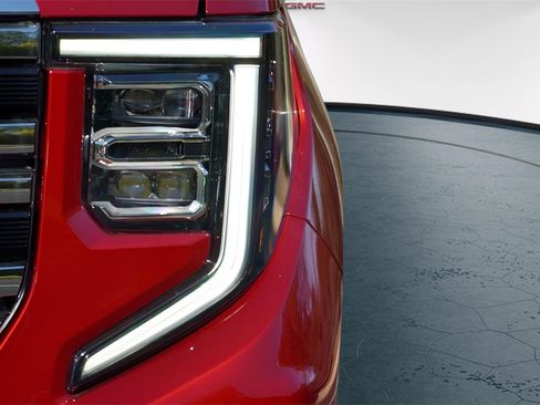 New 2026 GMC Sierra 1500 SLT image 2