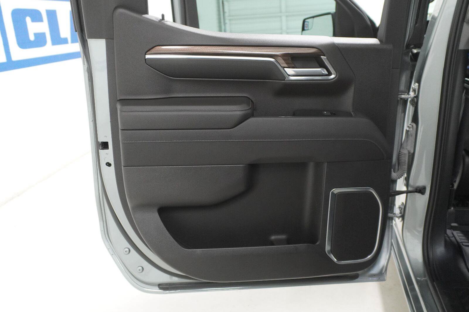 Used 2023 Chevrolet Silverado 1500 RST RWD image 26