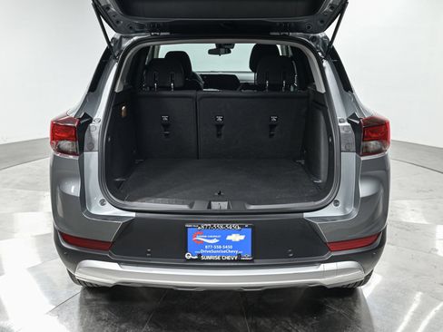 Used 2024 Chevrolet TrailBlazer LT w/ LT Cold Weather Package FWD image 7