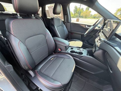 Used 2024 Ford Escape ST-Line Select w/ Tech Pack #2 AWD/4WD image 32