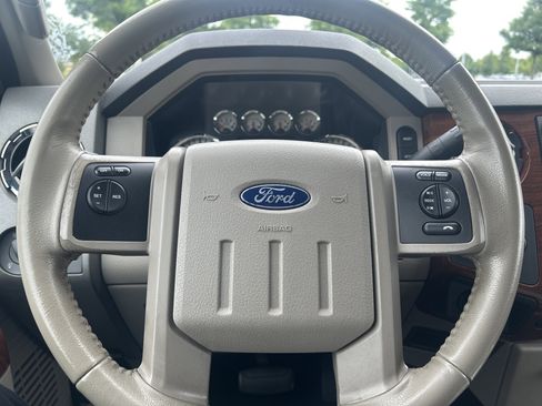 Used 2010 Ford F250 4x4 Crew Cab Super Duty image 17
