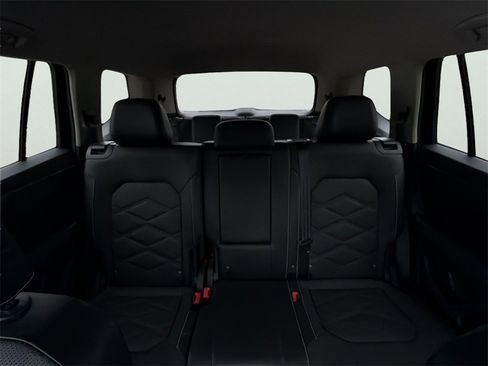 Used 2024 Volkswagen Atlas SE image 36