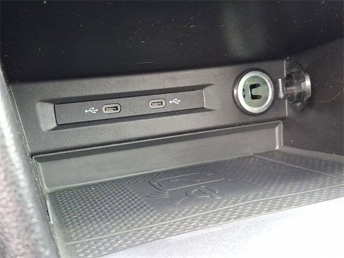 Used 2022 Volkswagen Tiguan SE R-Line image 26