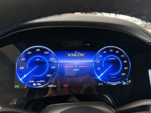 Used 2023 Mercedes-Benz EQS 580 4MATIC SUV image 18