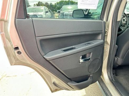 Used 2009 Jeep Grand Cherokee Laredo AWD/4WD image 19