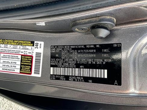 Used 2023 Toyota Sienna Platinum image 36