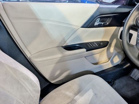 Used 2014 Honda Accord EX image 29