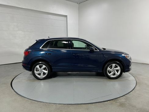 Used 2020 Audi Q3 2.0T Premium Plus w/ Premium Plus Package image 37