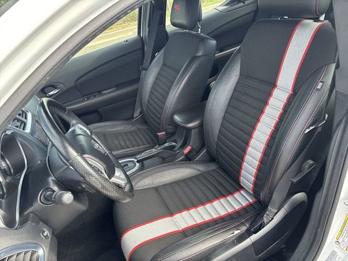 Used 2012 Dodge Avenger R/T FWD image 22