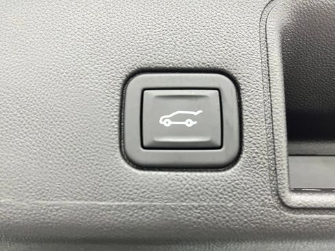 Used 2024 GMC Terrain Denali w/ Denali Premium Package AWD/4WD image 12