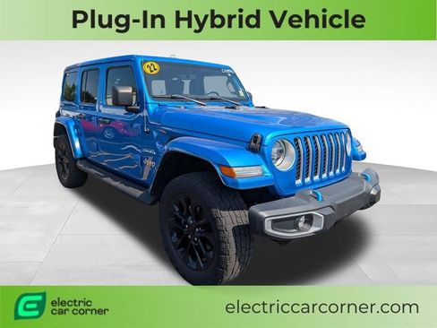 Used 2022 Jeep Wrangler Unlimited Sahara AWD/4WD image 1
