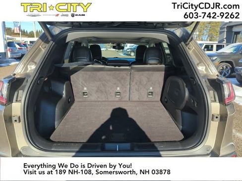 Used 2019 Jeep Cherokee Limited w/ Trailer Tow Group image 31