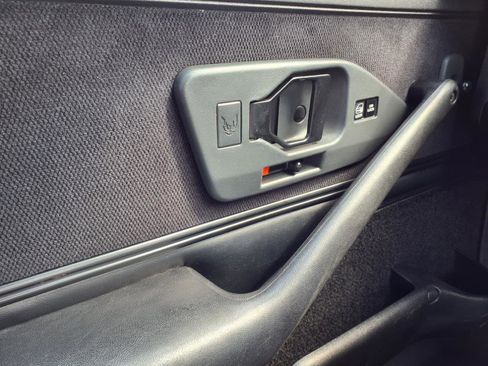 Used 1991 Pontiac Firebird Coupe image 17