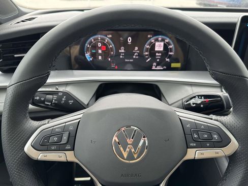 New 2026 Volkswagen Tiguan SE R-Line AWD/4WD image 17