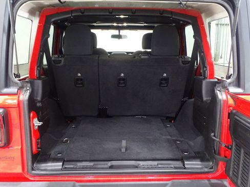 Used 2023 Jeep Wrangler Sport image 9