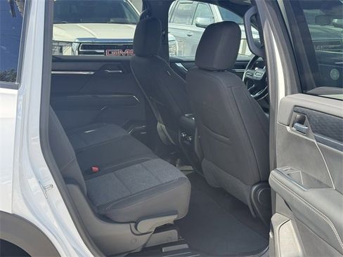 Used 2025 GMC Acadia Elevation image 30