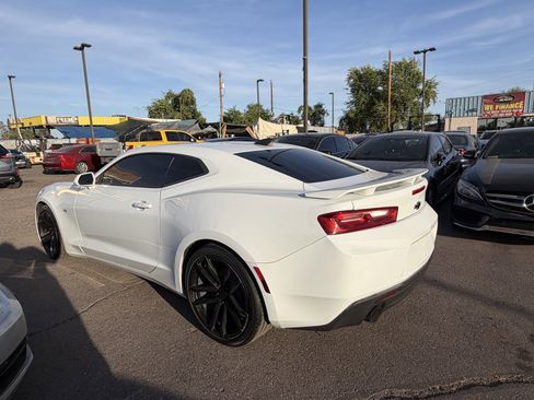 Used 2017 Chevrolet Camaro LT RWD image 5