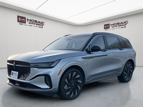 Used 2024 Lincoln Nautilus Black Label w/ Jet Appearance Package (87T) image 3