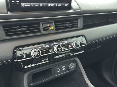 Certified 2023 Honda Pilot Touring image 20