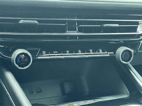 New 2025 Chevrolet Traverse LT w/ Enhanced Driving Package image 25