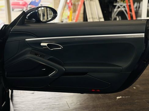 Used 2019 Porsche 718 Boxster RWD image 35