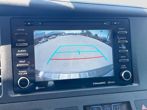 Used 2020 Toyota Sienna XLE FWD image 13