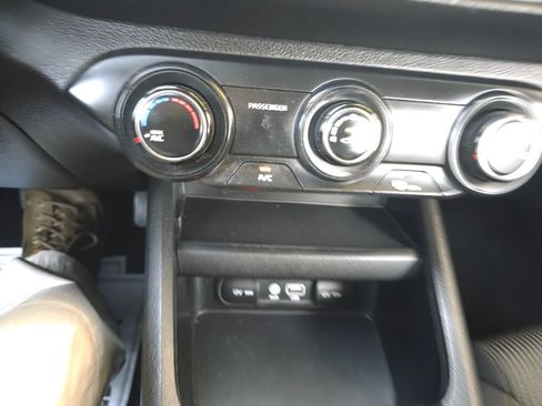 Used 2020 Kia Forte LXS FWD image 33