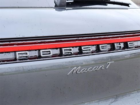 New 2026 Porsche Macan image 6