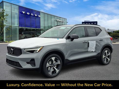 Certified 2026 Volvo XC40 B5 Core w/ Protection Package Premier AWD/4WD image 2