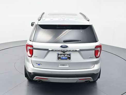 Used 2017 Ford Explorer XLT w/ Equipment Group 202A AWD/4WD image 42