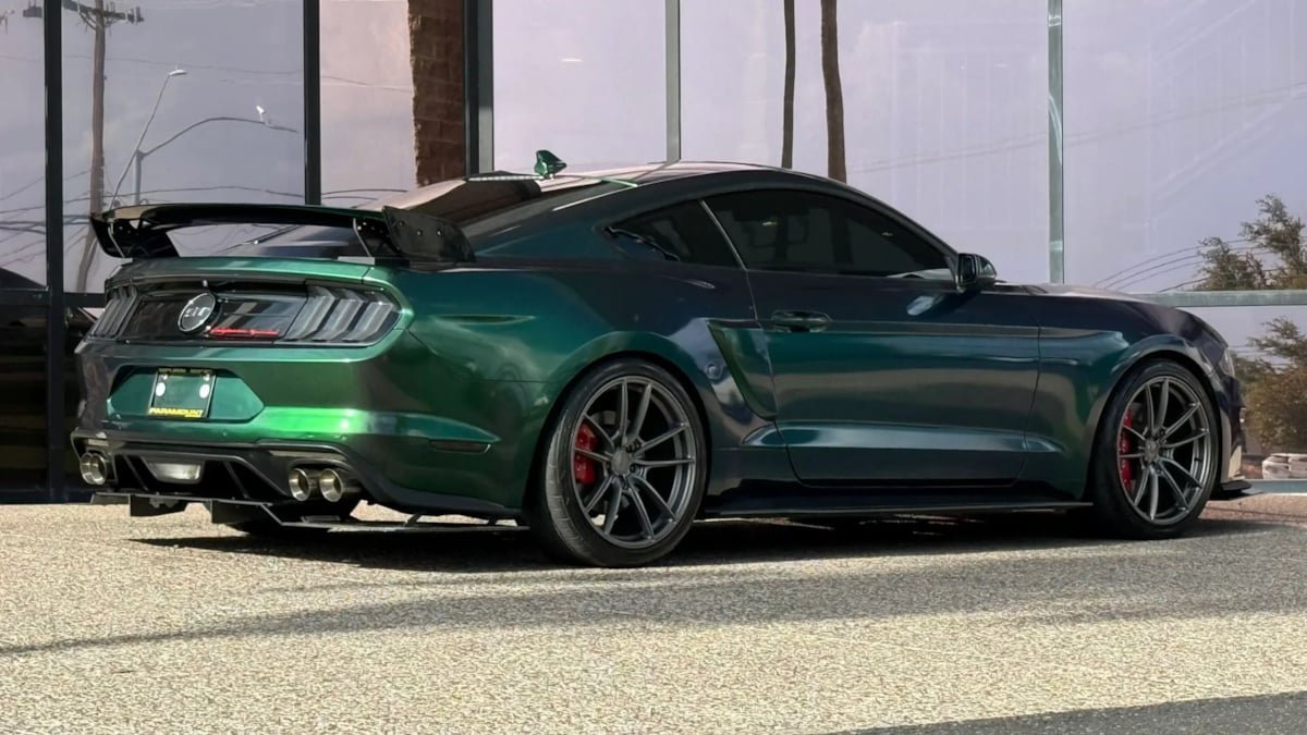 Used 2021 Ford Mustang GT Premium w/ Equipment Group 401A RWD image 12