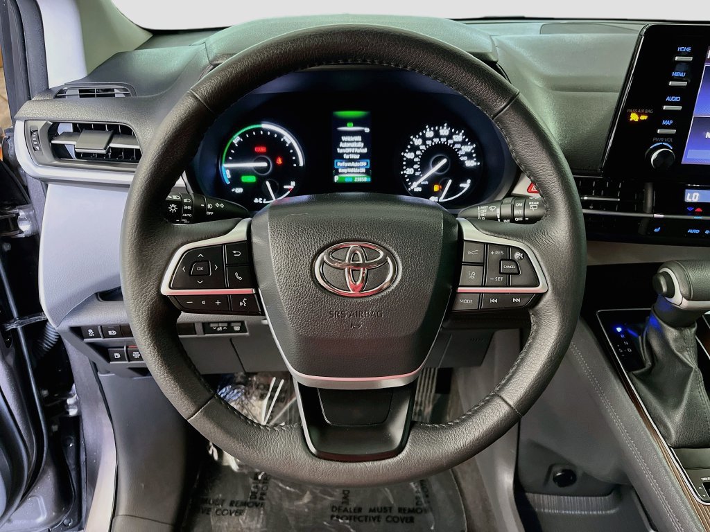 Used 2023 Toyota Sienna XLE AWD/4WD image 11