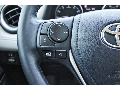 Used 2018 Toyota RAV4 Limited image 15