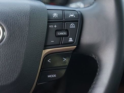 Used 2023 Toyota Crown AWD/4WD image 24