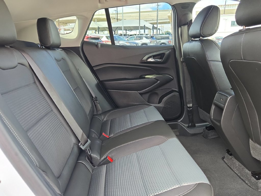 Used 2026 Chevrolet Trax LT FWD image 31