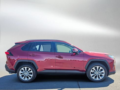 Used 2023 Toyota RAV4 XLE Premium AWD/4WD image 6